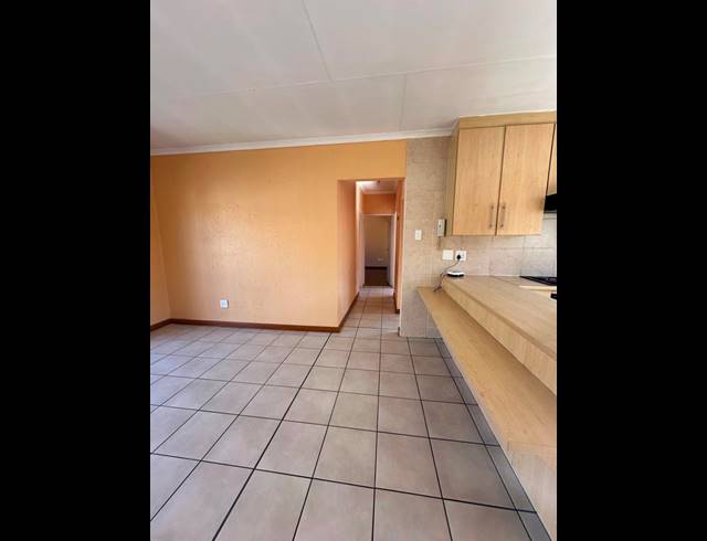 25 BEDROOM APARTMENT FOR SALE IN SELECTION PARK